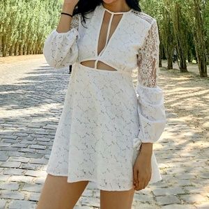 Valija Gitana White Lace Mini Dress Size Small
